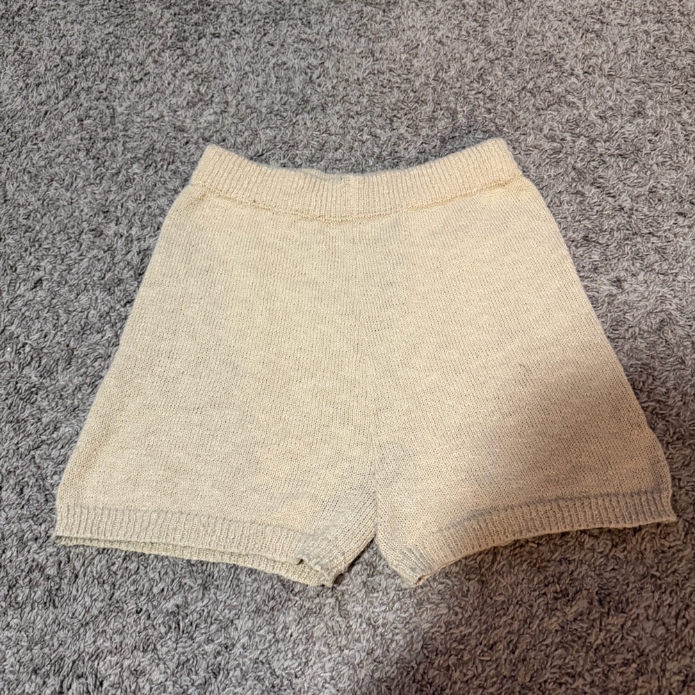 Missguided + Cream Knit Bike Shorts